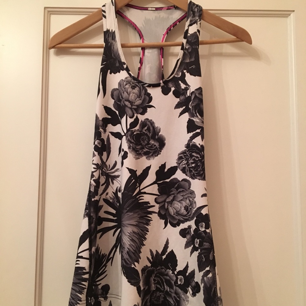 Lululemon sports tank
